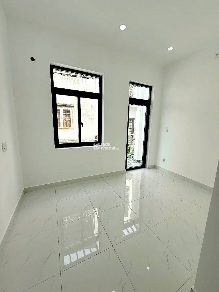 SÁT MẶT TIỀN ĐƯỜNG - NGANG 4 DÀI 12 - 2 TẦNG - 2PN,2WC - TRẦN THỊ TRỌNG - PHƯỜNG 15 - QUẬN TÂN BÌNH