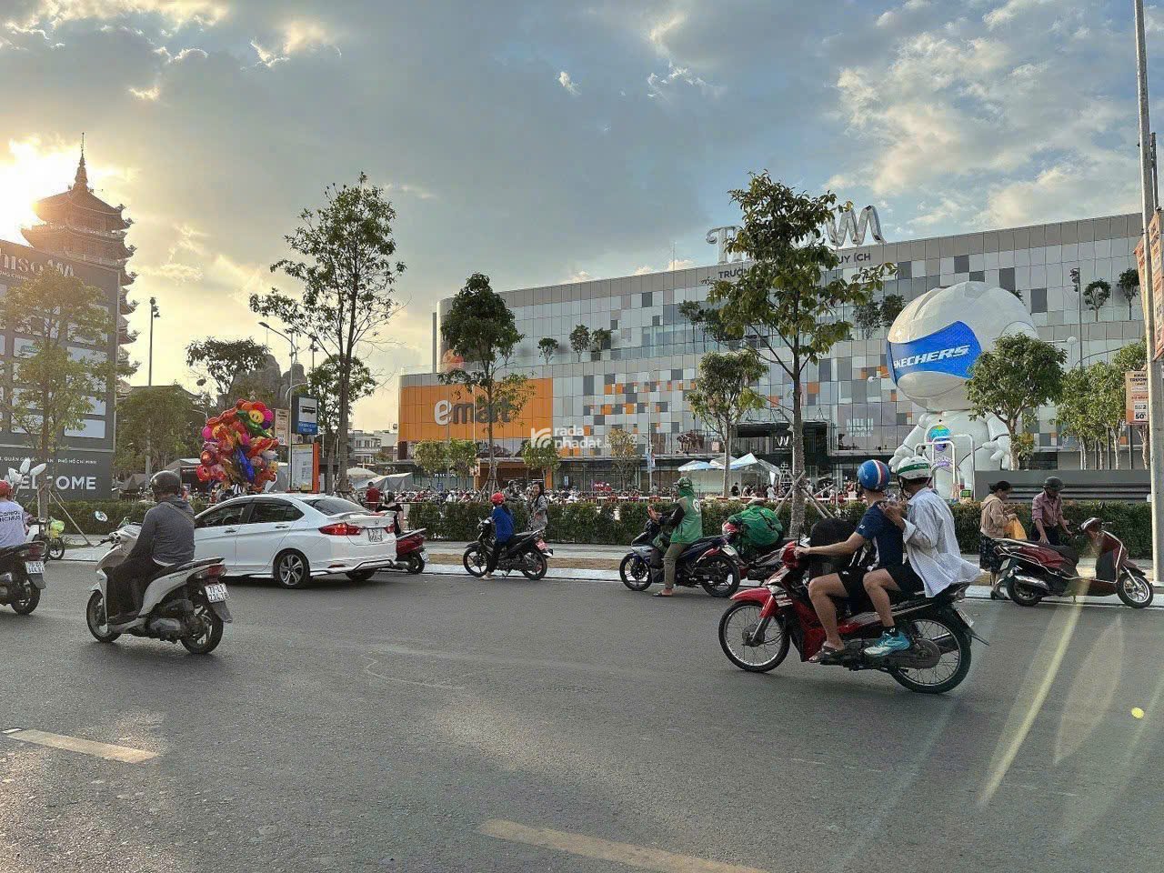 Bán đất tặng nhà hẻm đẹp 331 Phan Huy Ích view GÓC 85m2 ngang 5m sát ST Emart 8.5 tỷ