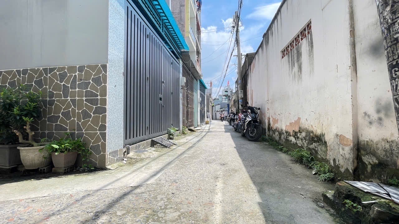 GIẢM 500tr, BÁN GẤP CĂN NHÀ 1/ LÊ VĂN KHƯƠNG, HIỆP THÀNH, Q12