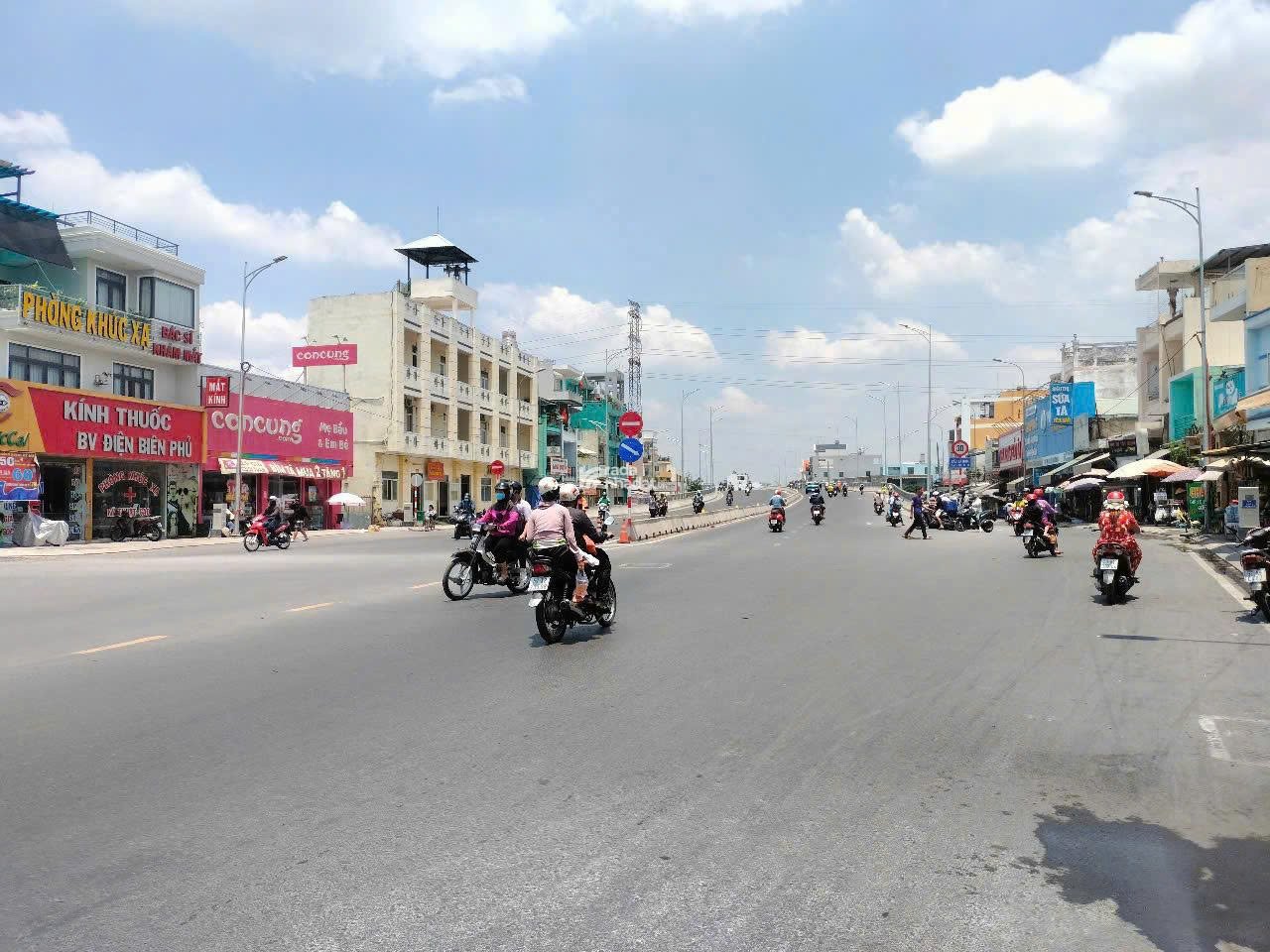 -BÁN NHÀ BÌNH TÂN- ĐƯỜNG NGUYỄN TRIỆU LUẬT GIÁ CỰC RẺ-