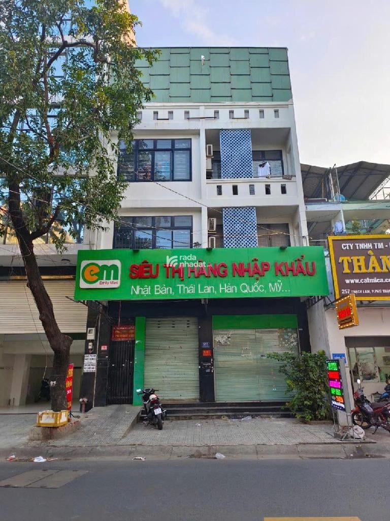 Nhà MT Thạch Lam, Khu buôn bán kinh doanh sầm uất,