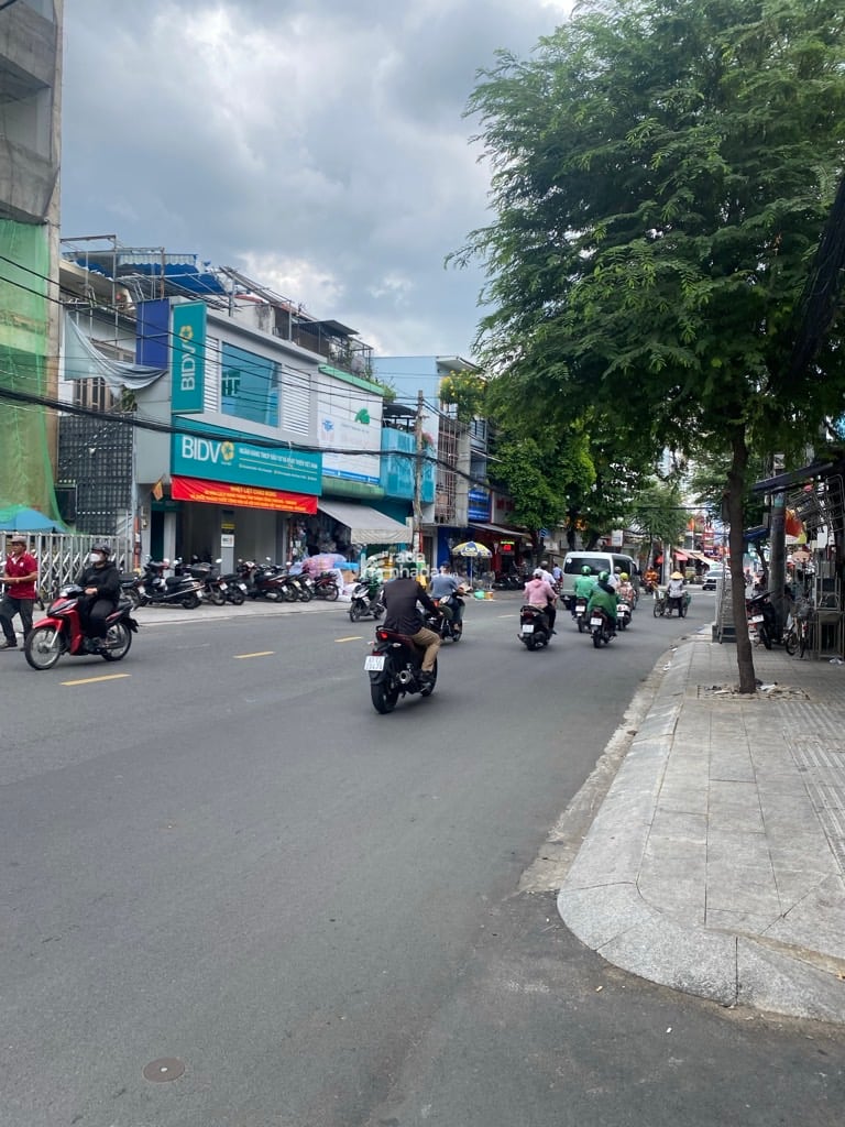 HẺM XE HƠI XÔ VIẾT NGHỆ TĨNH, BÌNH THẠNH, 155M2 TIỆN XÂY. GIẢM 350TR CHỈ CÒN 12T TL 