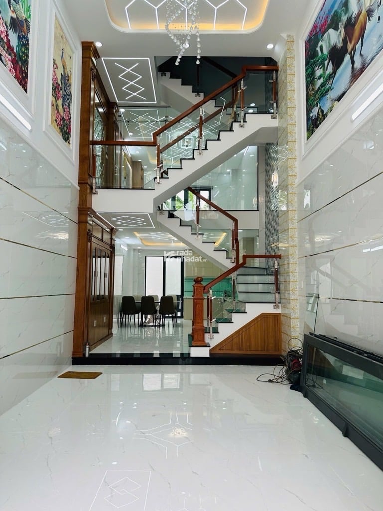 Bán nhà đường mã lò lê văn qưới bình trị đông