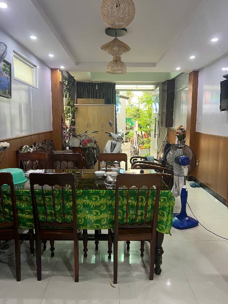 NHÀ RIÊNG CẠNH CHỢ BÌNH TÂY, Hậu giang P bình tiến Q6