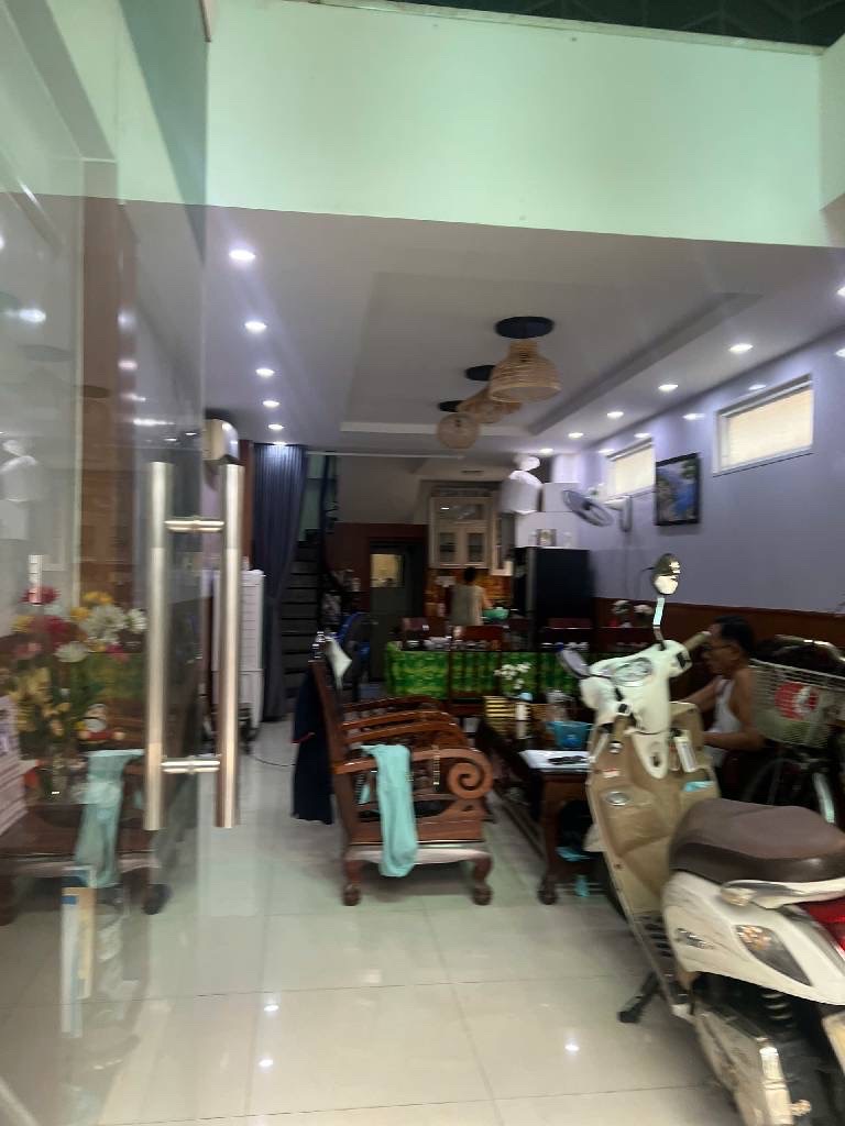 NHÀ RIÊNG CẠNH CHỢ BÌNH TÂY, Hậu giang P bình tiến Q6