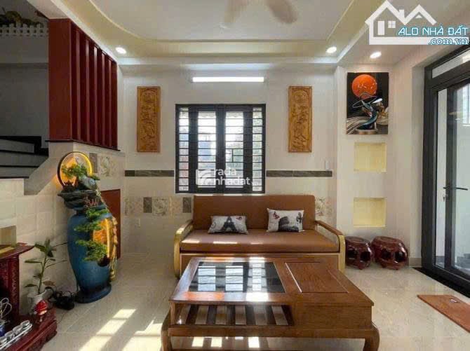 Bán gấp căn nhà siêu vip Phan Văn Trị, Gò Vấp / 58m2 / 3 tỷ 690 triệu / sổ hồng riêng/ hẻm oto