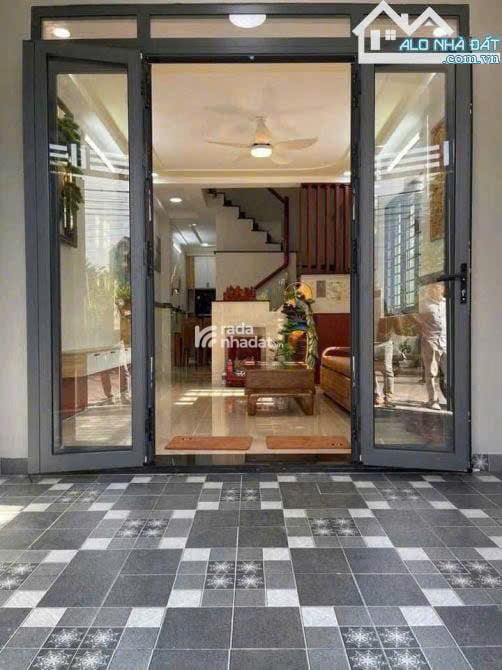 Bán gấp căn nhà siêu vip Phan Văn Trị, Gò Vấp / 58m2 / 3 tỷ 690 triệu / sổ hồng riêng/ hẻm oto