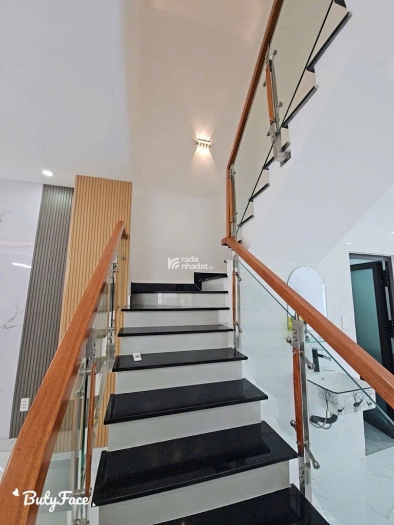 NHÀ ĐẸP Ở NGAY , SÁT AEON BÌNH TÂN , HXH THÔNG THOÁNG 4M X 12M, NHỈNH 4 TỎI XÍU XIU.