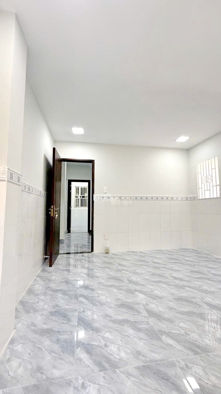 Bán nhà đẹp 2 lầu gần HXH đường Dương Bá Trạc P.2 Quận 8