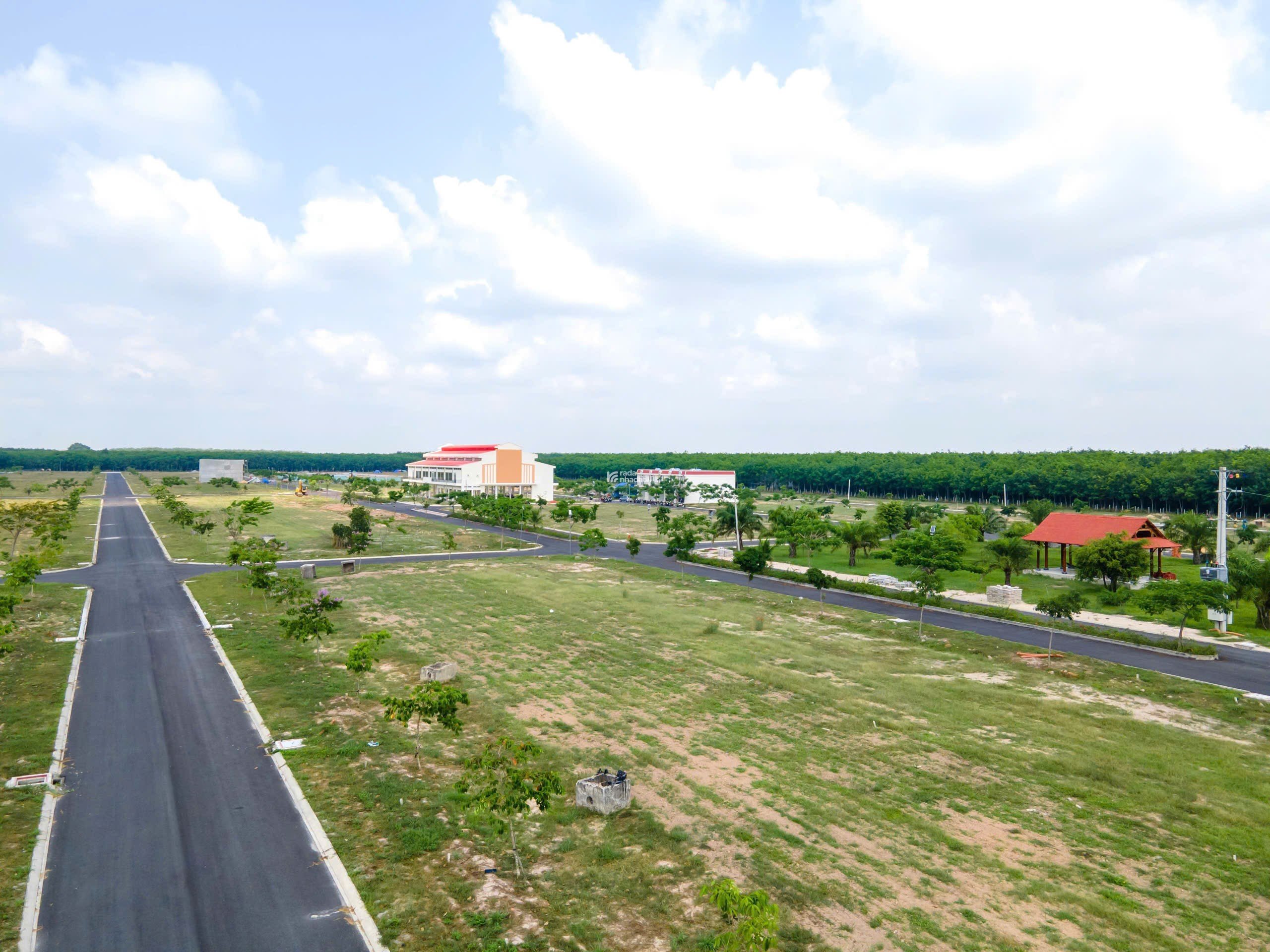 Đất có sổ hồng , DT : 519 lộ giới 13m giá 1,2T 