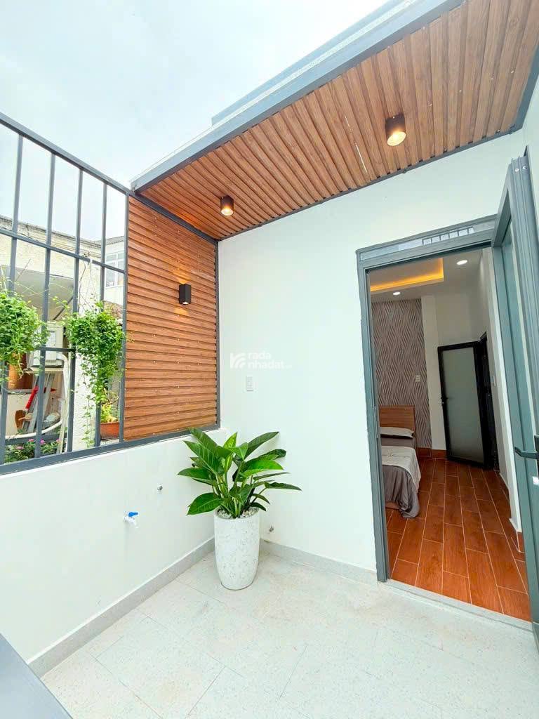 NHÀ 2 TẦNG - CÔNG NHẬN 37M2 - HẺM TRƯỚC NHÀ 5M - CÓ SÂN THƯỢNG VÀ BAN CÔNG