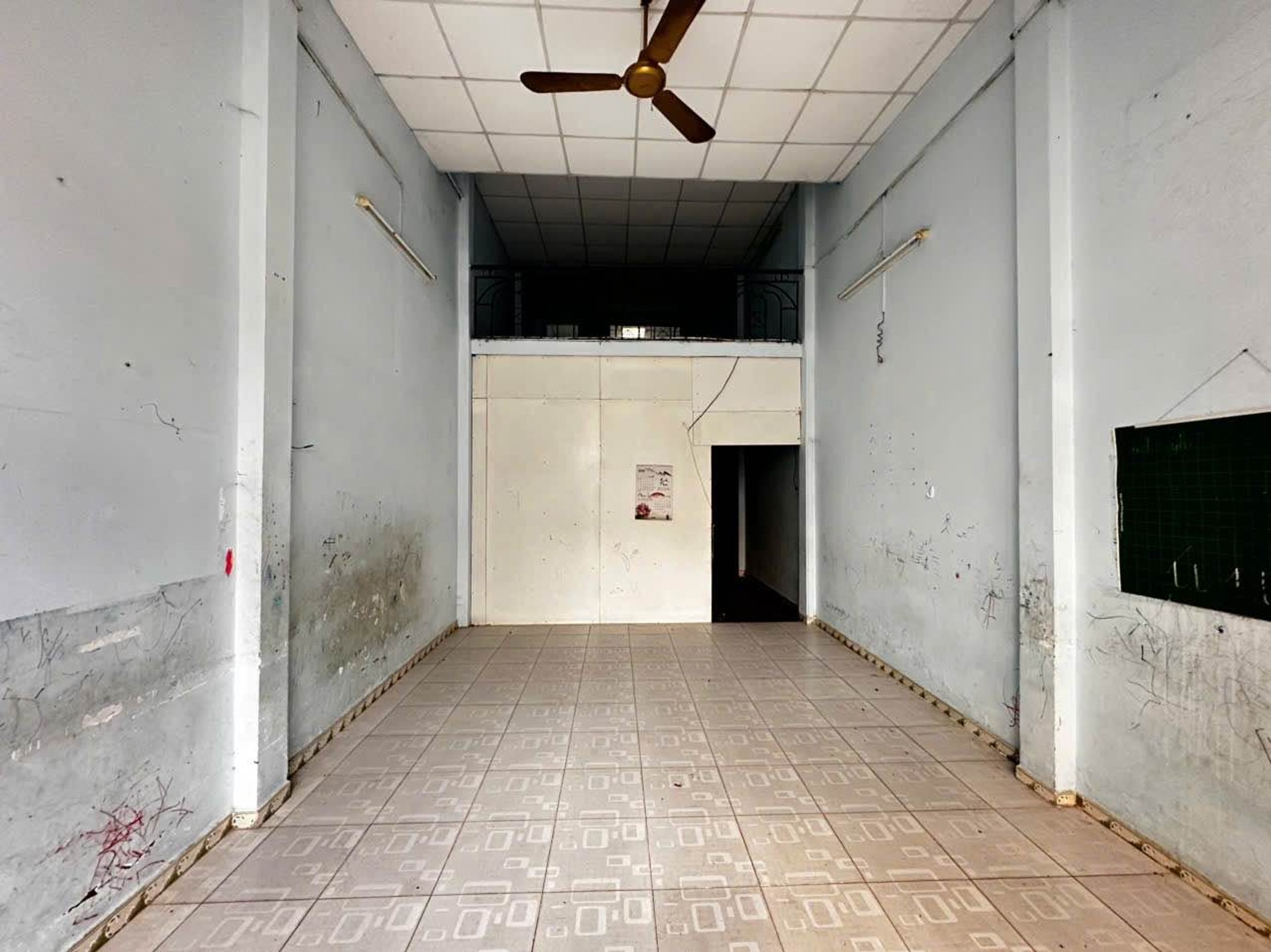 Nhà nát HXH Dương Văn Dương, cách mặt tiền 20m, 72m2, 4x18, gần Aeon, 6.3 tỷ TL