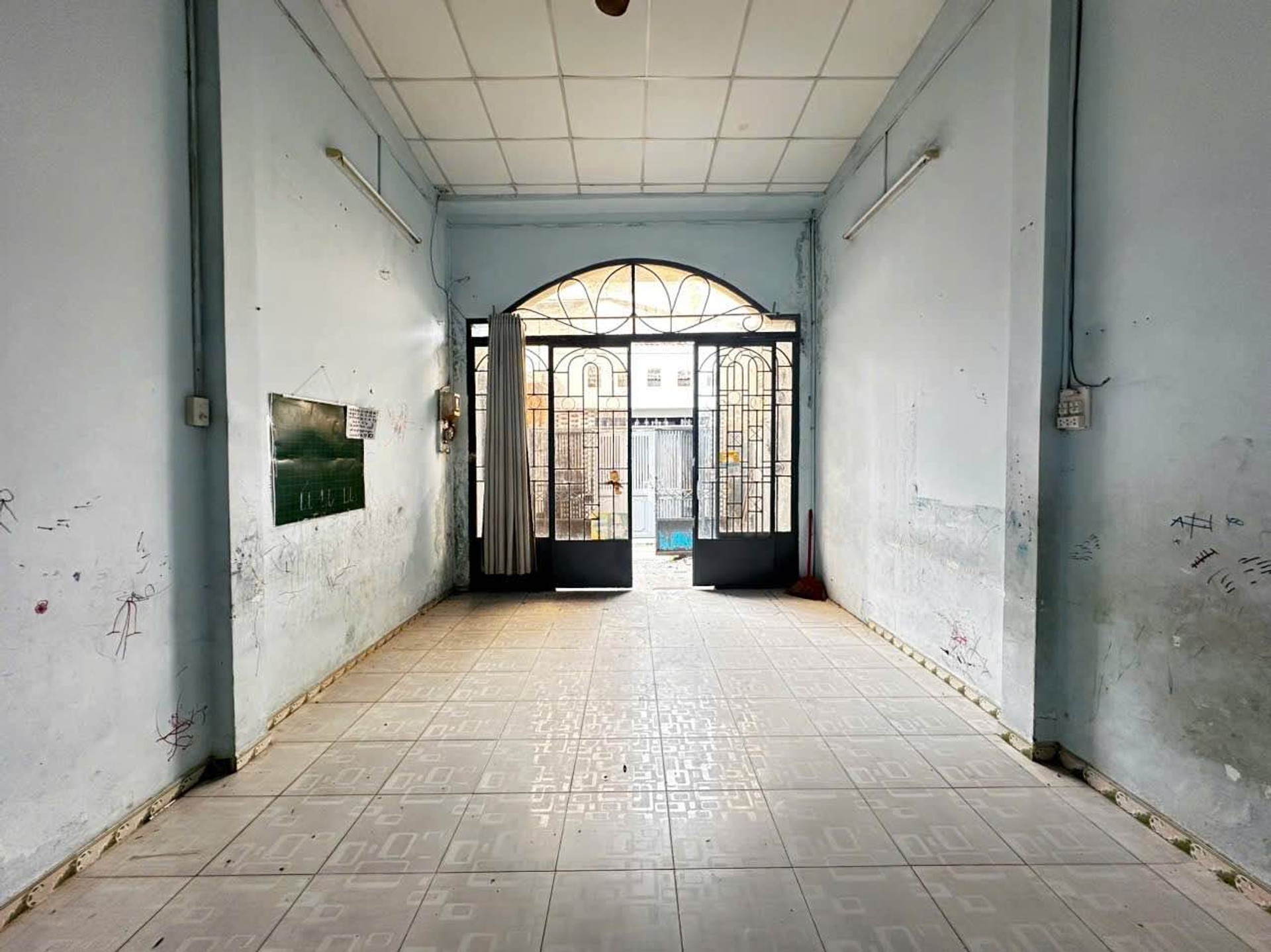 Nhà nát HXH Dương Văn Dương, cách mặt tiền 20m, 72m2, 4x18, gần Aeon, 6.3 tỷ TL