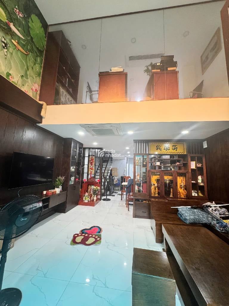 NHÀ ĐẸP Ở NGAY 5 TẦNG HẺM NHỰA 7m KHU PHÂN LÔ SÁT MẶT TIỀN QL13 4,7X13 CHỈ 8,6 TỶ