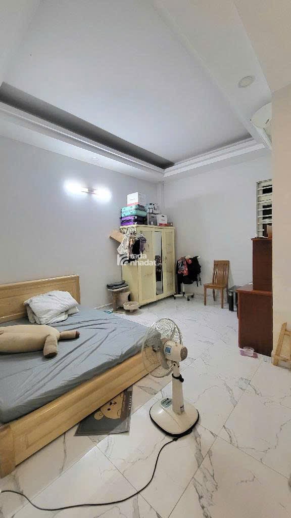 HẺM THÔNG,TRUNG TÂM QUẬN 8, NHÀ ĐẸP 3 TẦNG NỞ HẬU TÀI LỘC Ở NGAY, KINH DOANH TỐT