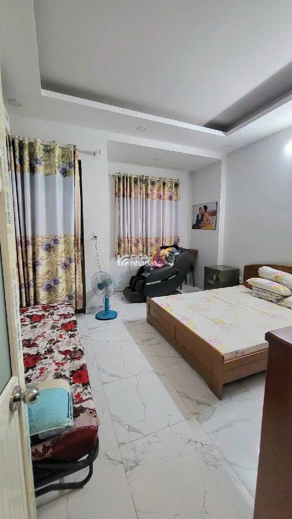 HẺM THÔNG,TRUNG TÂM QUẬN 8, NHÀ ĐẸP 3 TẦNG NỞ HẬU TÀI LỘC Ở NGAY, KINH DOANH TỐT