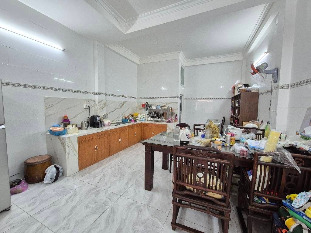 MẶT TIỀN LÊ QUANG SUNG - TIỆN KINH DOANH ĐA NGÀNH NGHỀ - XE HƠI NGỦ TRONG NHÀ