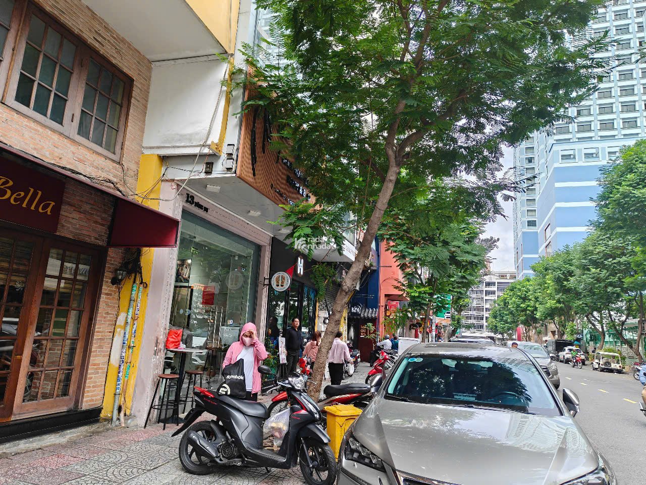 CHO THUÊ MẶT BẰNG KINH DOANH SẦM UẤT ĐƯỜNG ĐÔNG DU TRUNG TÂM QUẬN 1