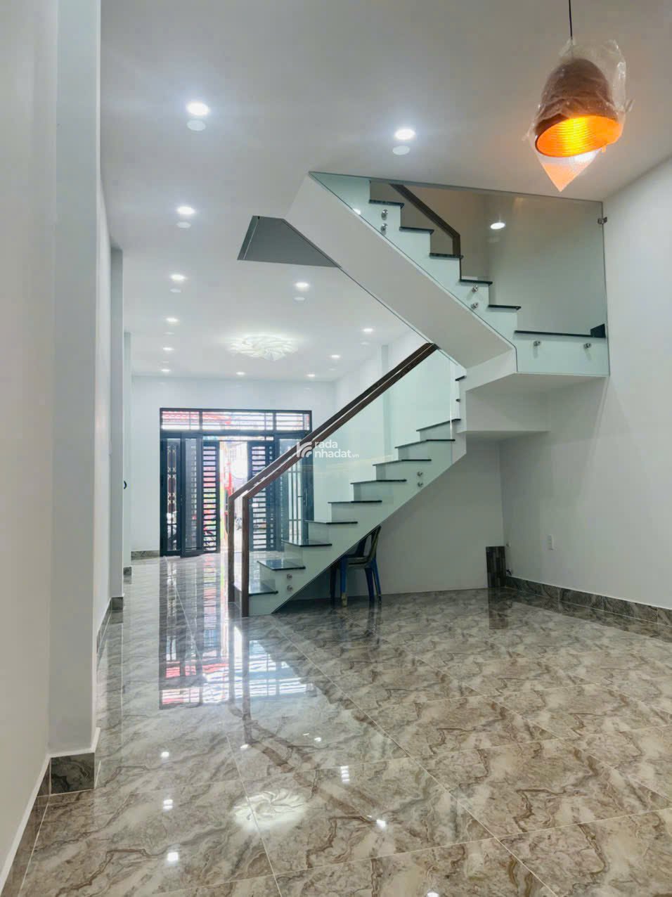 Căn góc 2 mặt tiền đường Lũy Bán Bích. Q Tân Phú. 4,9x26m(130m2).  Giá: 20 Tỷ