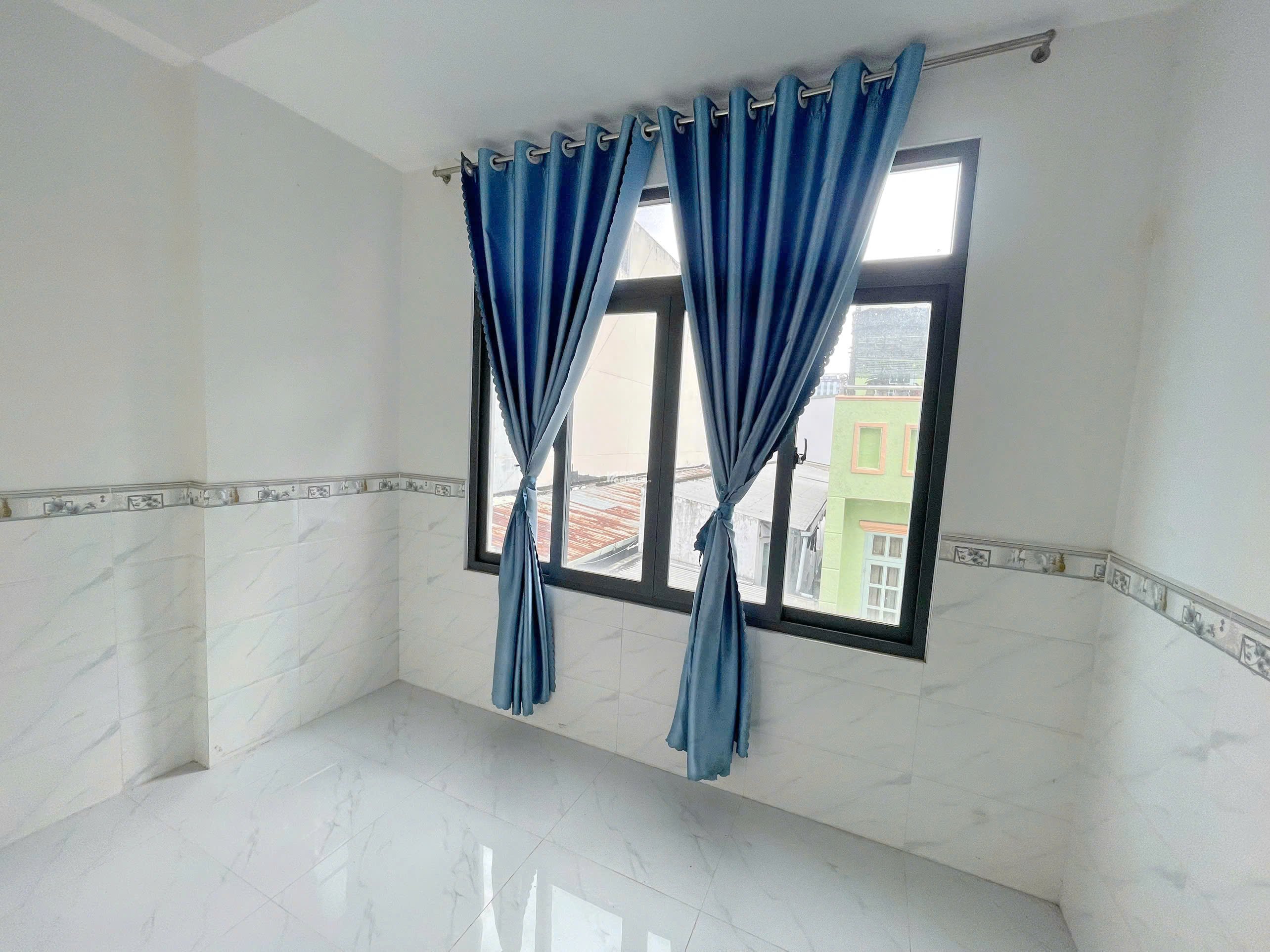 Bán nhà hẻm Q7, 1 trệt 1 lửng 2 lầu, 5,2 tỷ, 66m2.