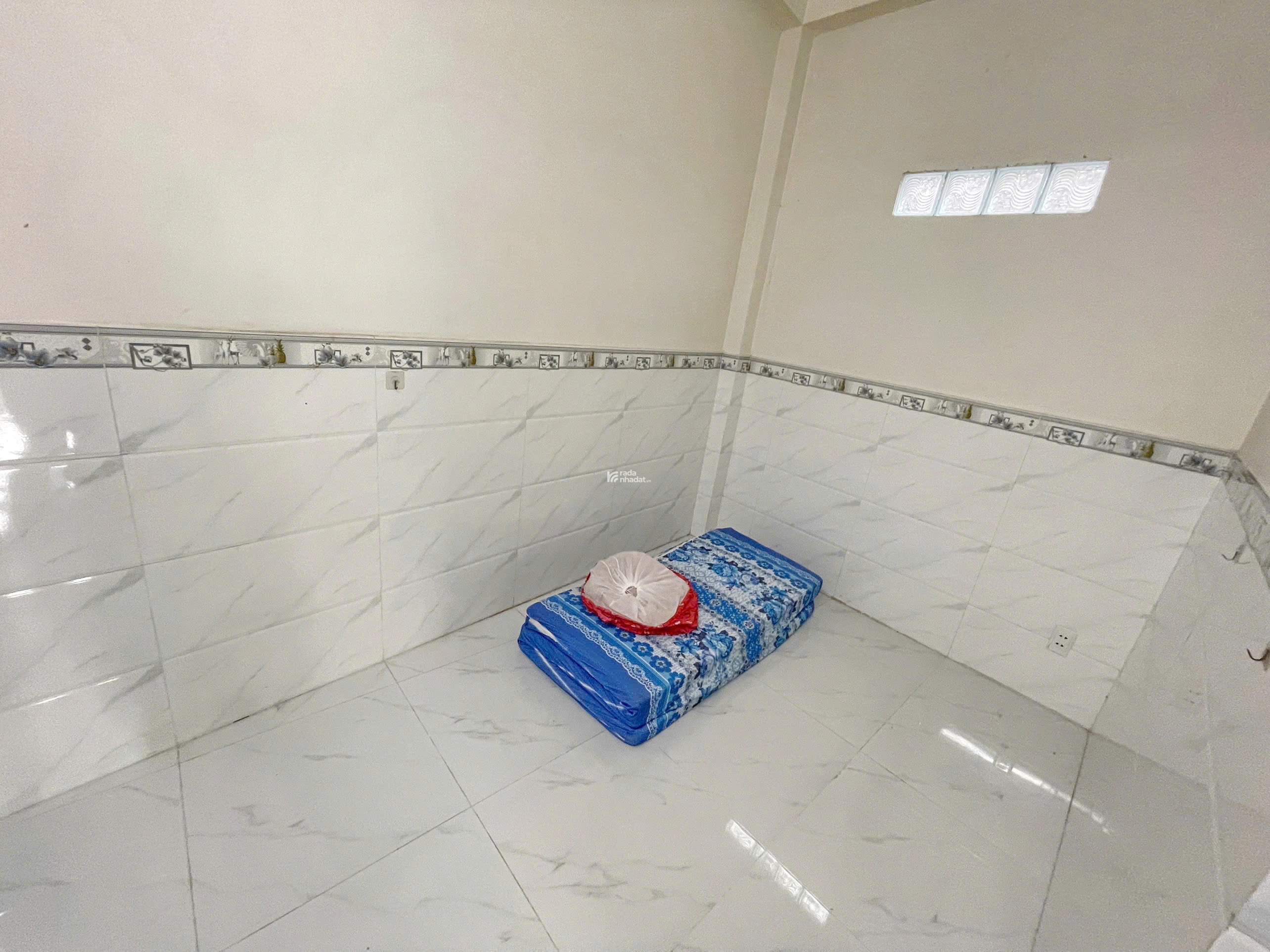 Bán nhà hẻm Q7, 1 trệt 1 lửng 2 lầu, 5,2 tỷ, 66m2.