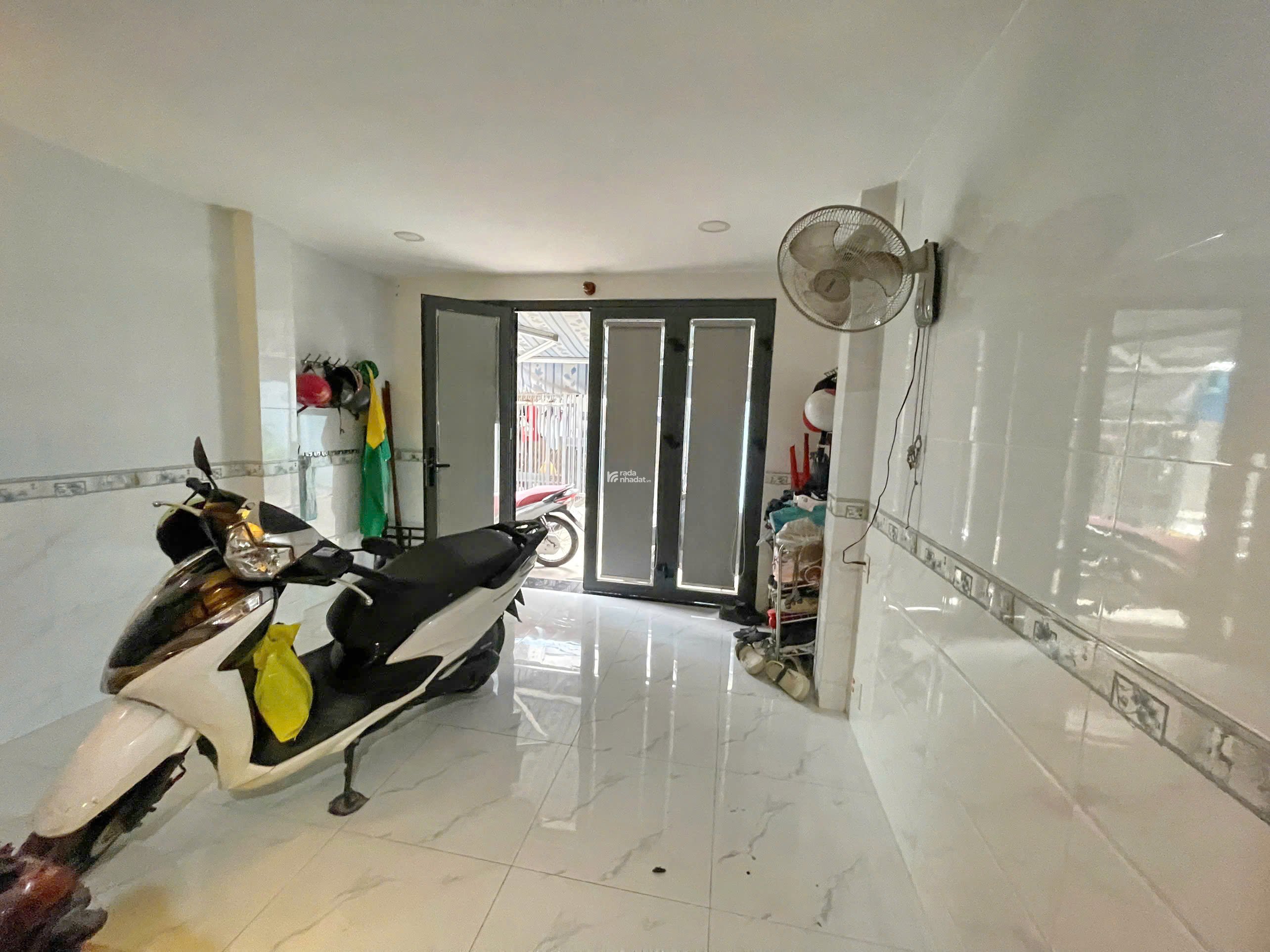 Bán nhà hẻm Q7, 1 trệt 1 lửng 2 lầu, 5,2 tỷ, 66m2.