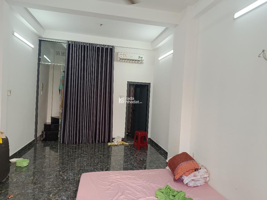 CÁCH MẶT TIỀN 30M - 4 TẦNG ĐỀ THÁM CÔ GIANG QUẬN 1 DT: 3.8*8M- 7 TỶ 7