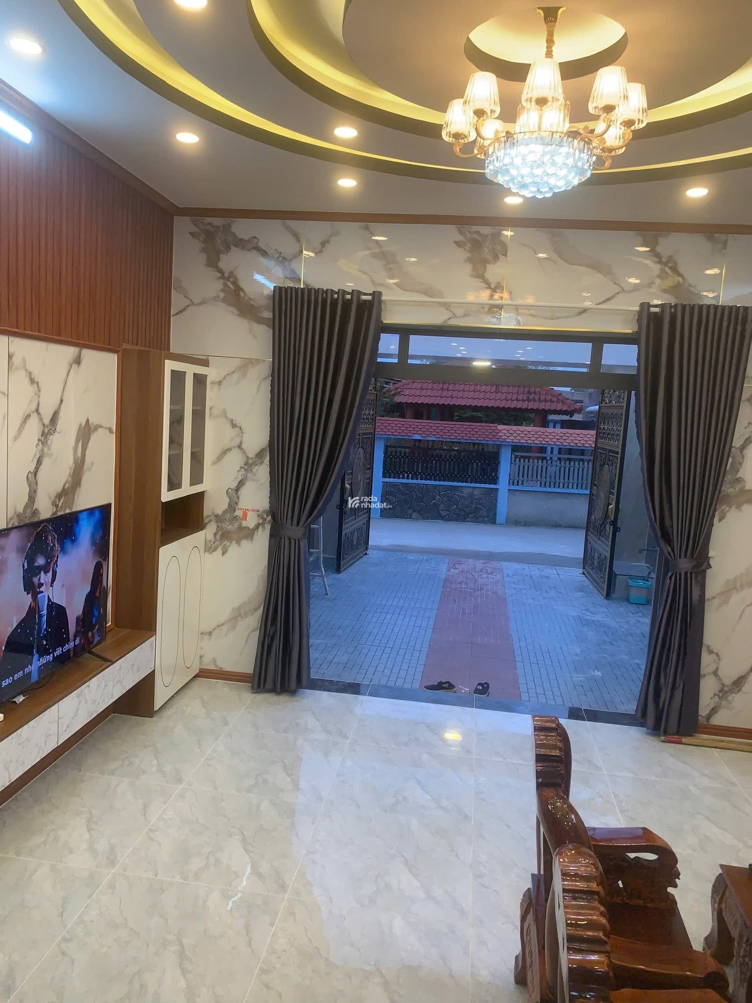 Bán nhà 1 trệt 1 lầu siêu đẹp. Bến Lức - Long AN 