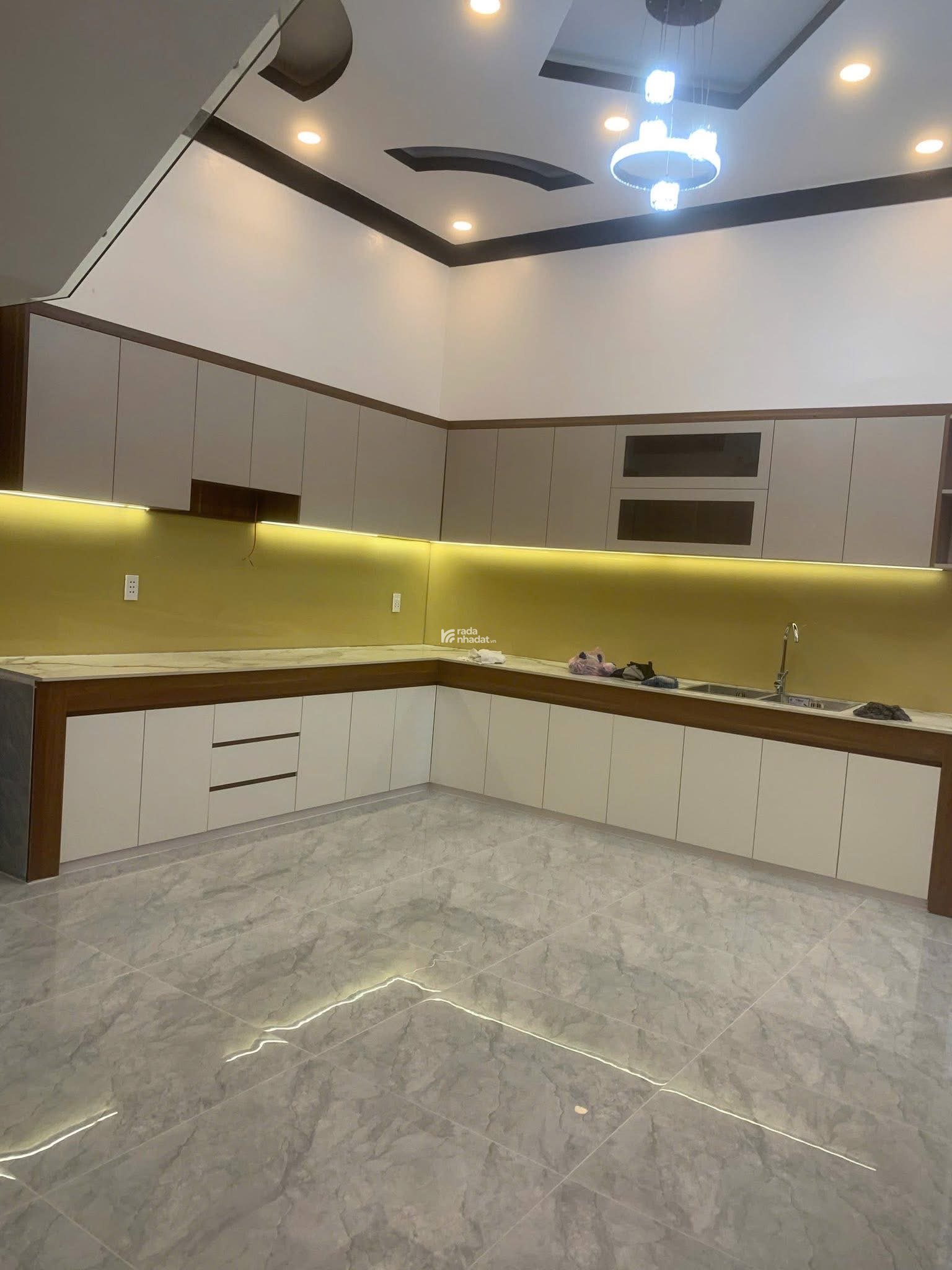 Bán nhà 1 trệt 1 lầu siêu đẹp. Bến Lức - Long AN 