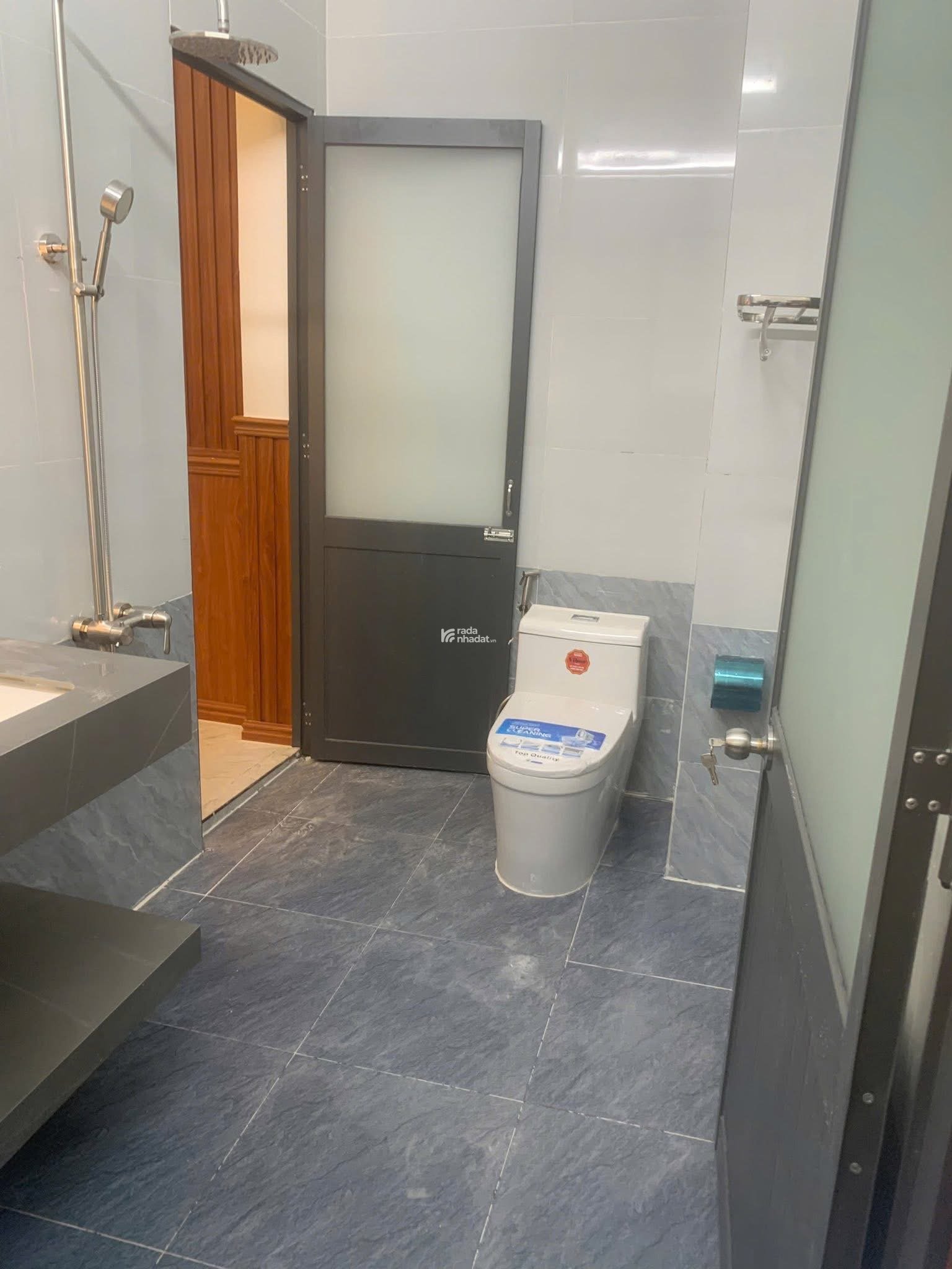 Bán nhà 1 trệt 1 lầu siêu đẹp. Bến Lức - Long AN 