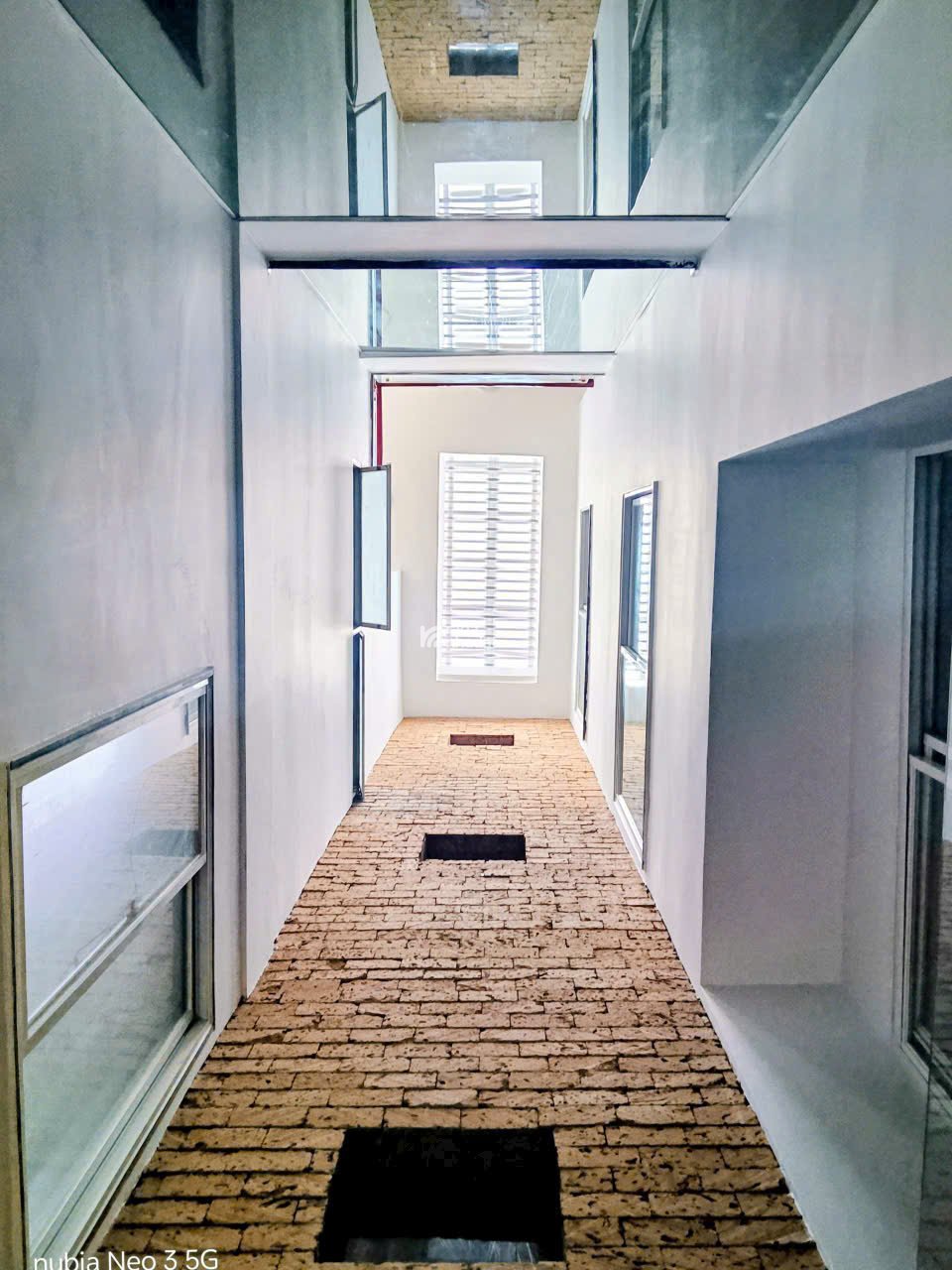 Bán nhà hxh Khuôn Việt- chỉ hơn 100tr/m2