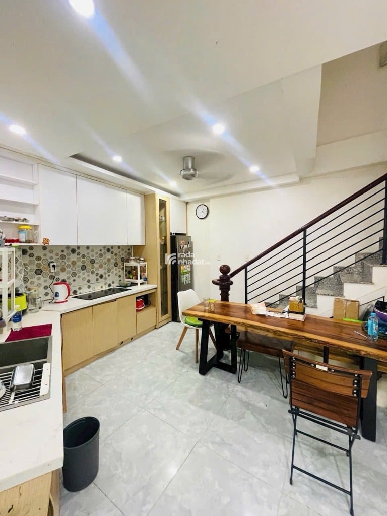 SÁT VÁCH QUẬN 1, HXH NGUYỄN CỬU VÂN, BÌNH THẠNH, 25M2 Ở NGAY. GIẢM 350TR CHỈ CÒN 5.18T TL 