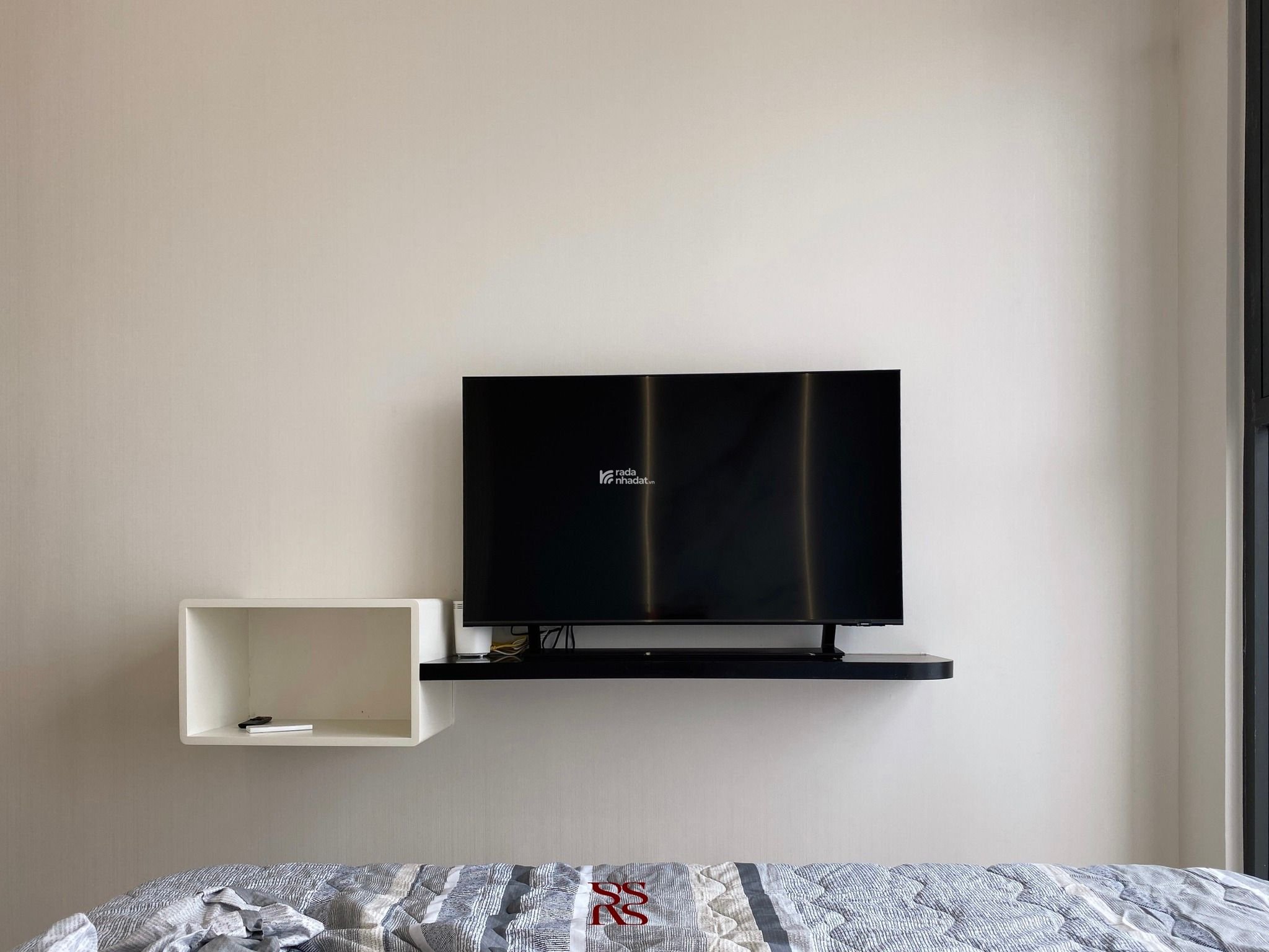 Chị em kẹt tiền cần bán lỗ 200tr - căn 2PN - Chung cư Celesta Rise