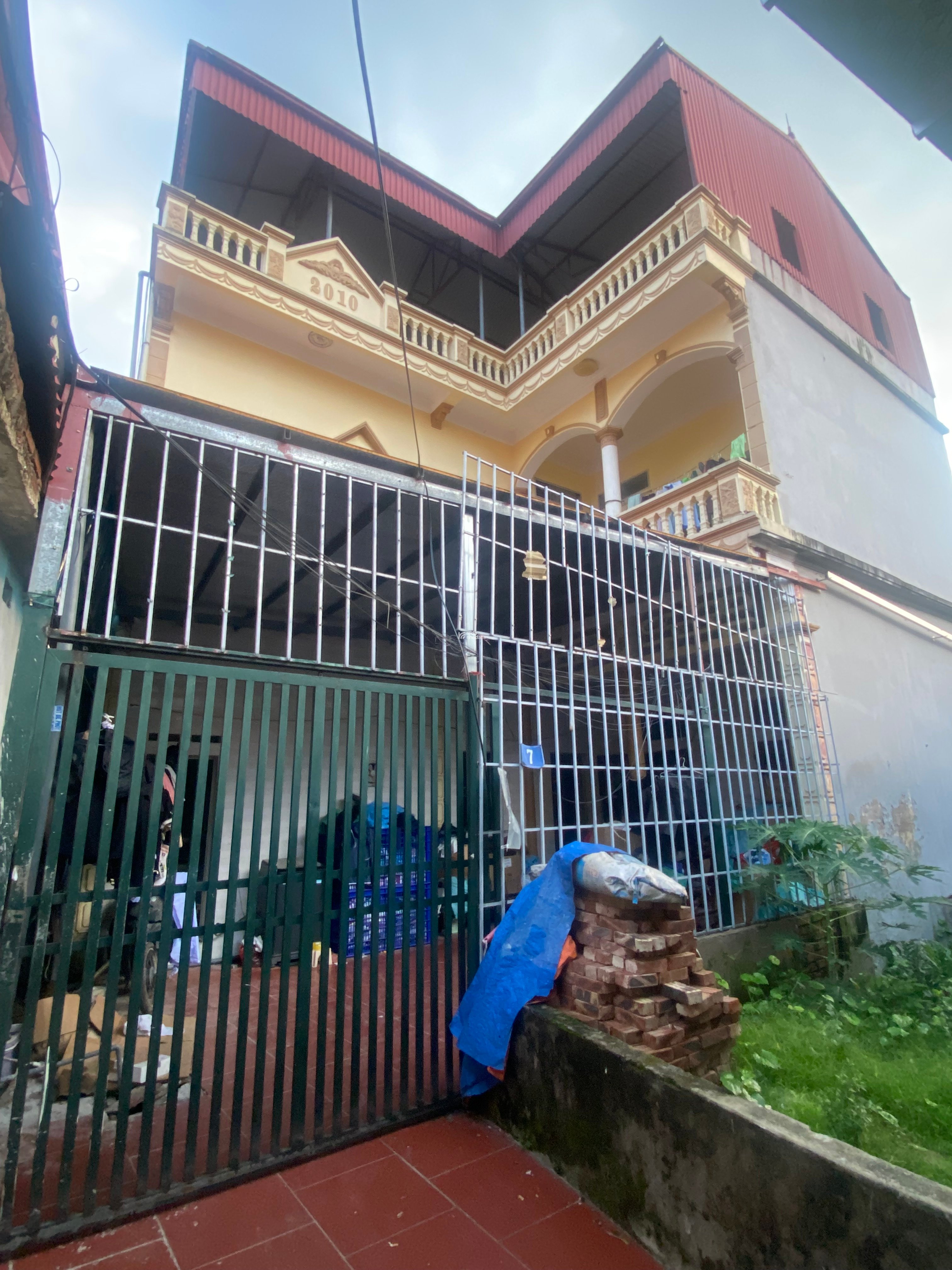 Bán nhà đất thổ cư 102m có sổ 