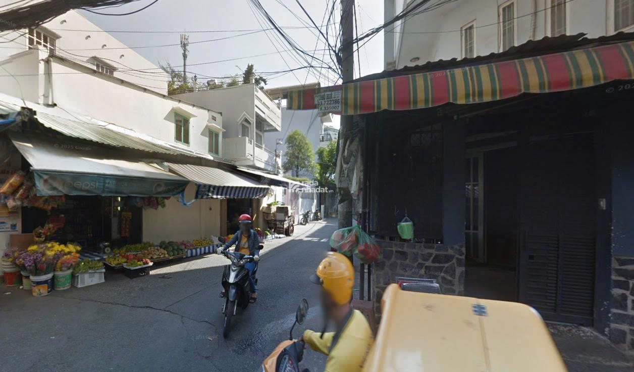 Bán nhà Phố Quận 10 - Có chỗ đậu ô tô, 5 tầng, 9 PN.