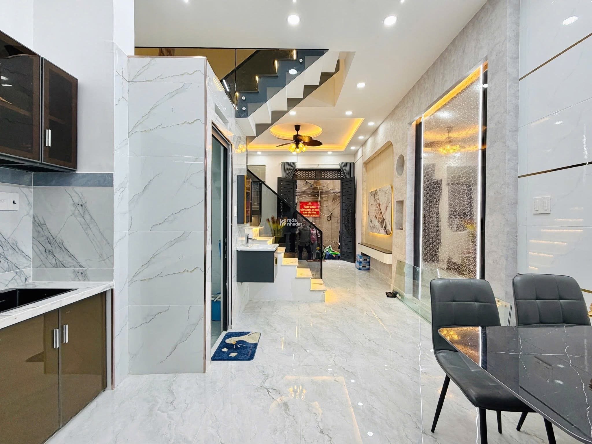 NHÀ PHỐ 3 TẦNG - THIẾT KẾ HIỆN ĐẠI, FULL NỘI THẤT - SÁT MT ĐƯỜNG - CHỈ 5.39 TỶ TL