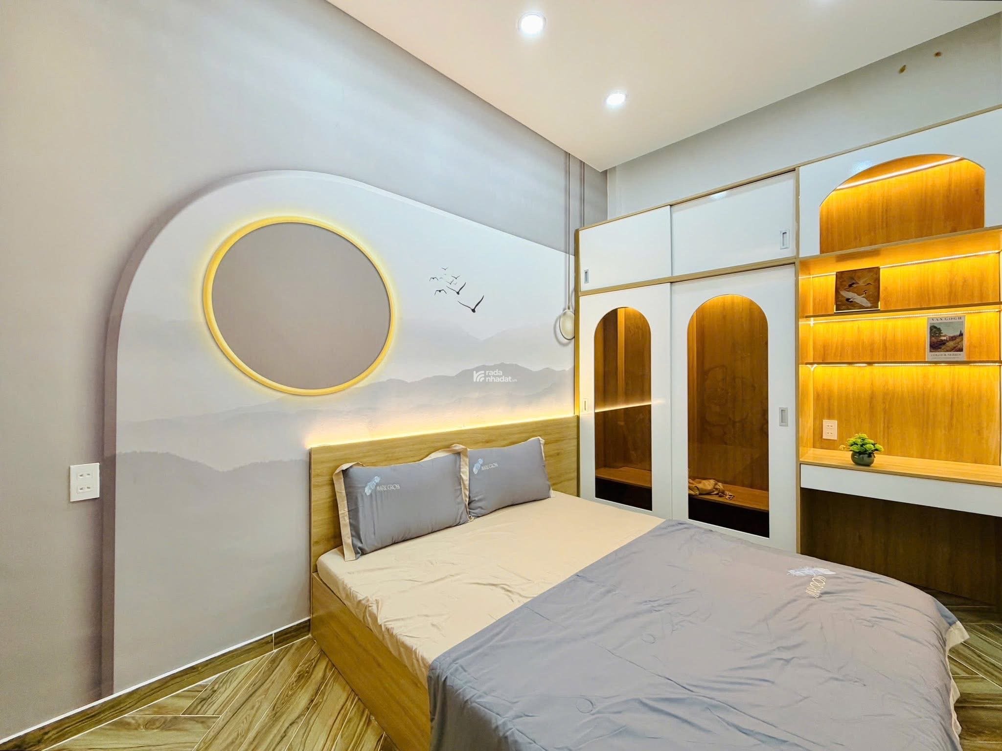 NHÀ PHỐ 3 TẦNG - THIẾT KẾ HIỆN ĐẠI, FULL NỘI THẤT - SÁT MT ĐƯỜNG - CHỈ 5.39 TỶ TL