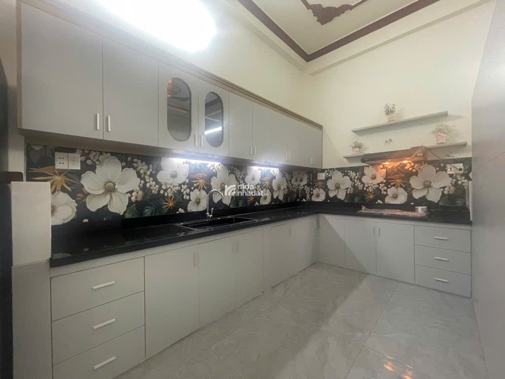 Nhà Mới Hẻm Xe Tải Lý Thánh Tông, 80m2, Ngang 5.2m, Chỉ 7.65 Tỷ TL, Về Là Ở Ngay