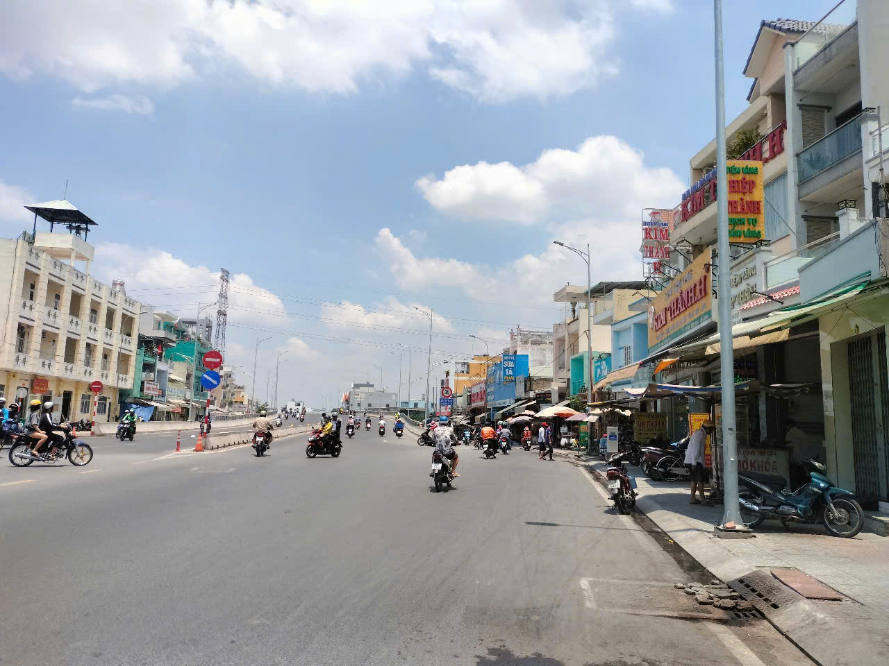 NHÀ MẶT TIỀN NGUYỄN TRIỆU LUẬT - 4 TẦNG - KDC CAO CẤP - 6.X TỶ