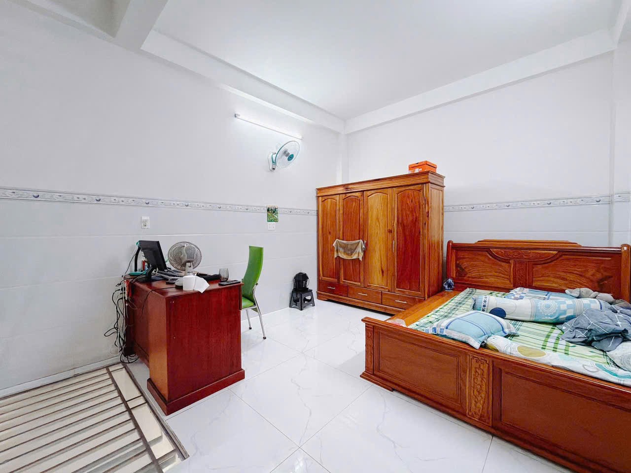 Chủ kẹt tiền cần bán nhà đường Phan Văn Hớn, Quận 12, SHR 55m2 giá chỉ 2 tỷ 350 TL