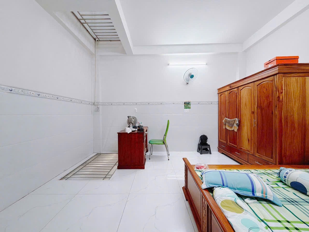 Chủ kẹt tiền cần bán nhà đường Phan Văn Hớn, Quận 12, SHR 55m2 giá chỉ 2 tỷ 350 TL