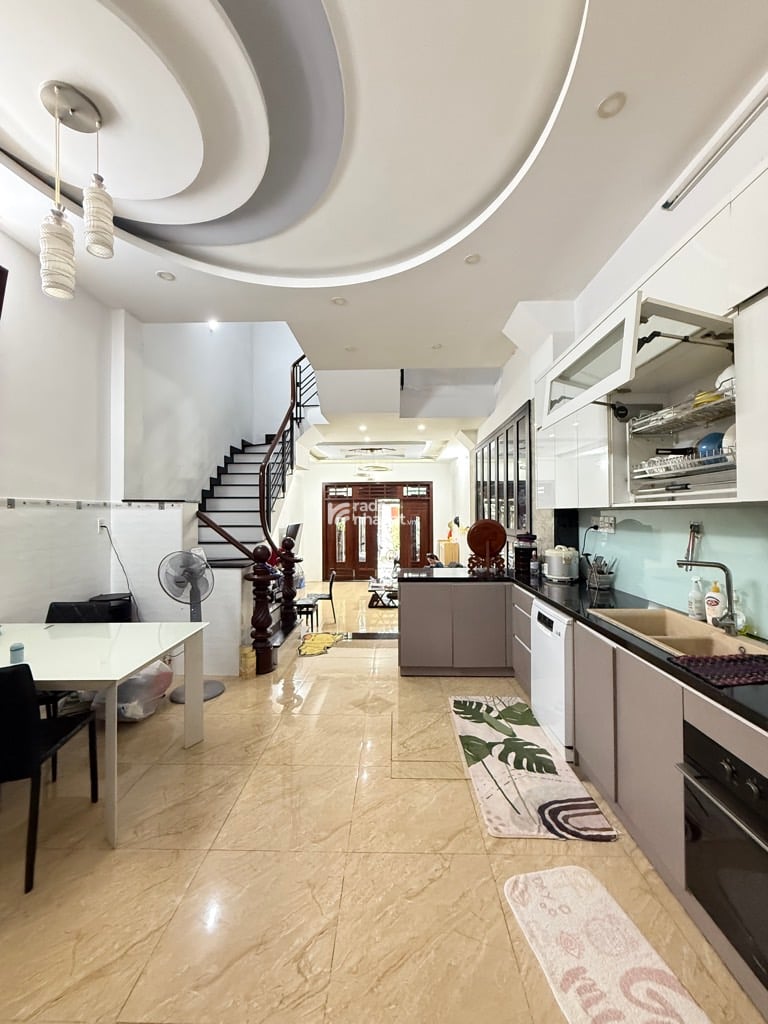 Bán nhà 4 lầu đi bộ tới CV Làng Hoa hẻm 347 Lê Văn Thọ ngang 4.5m 81m2 sổ A4 9 tỷ hơn. 