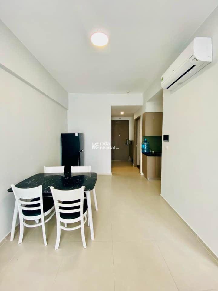 Căn hộ đang cấp sổ hồng - bán căn 59m2 view hồ bơi - giá 2 tỷ 37 (102%) full thuế phí, Bank hỗ trợ