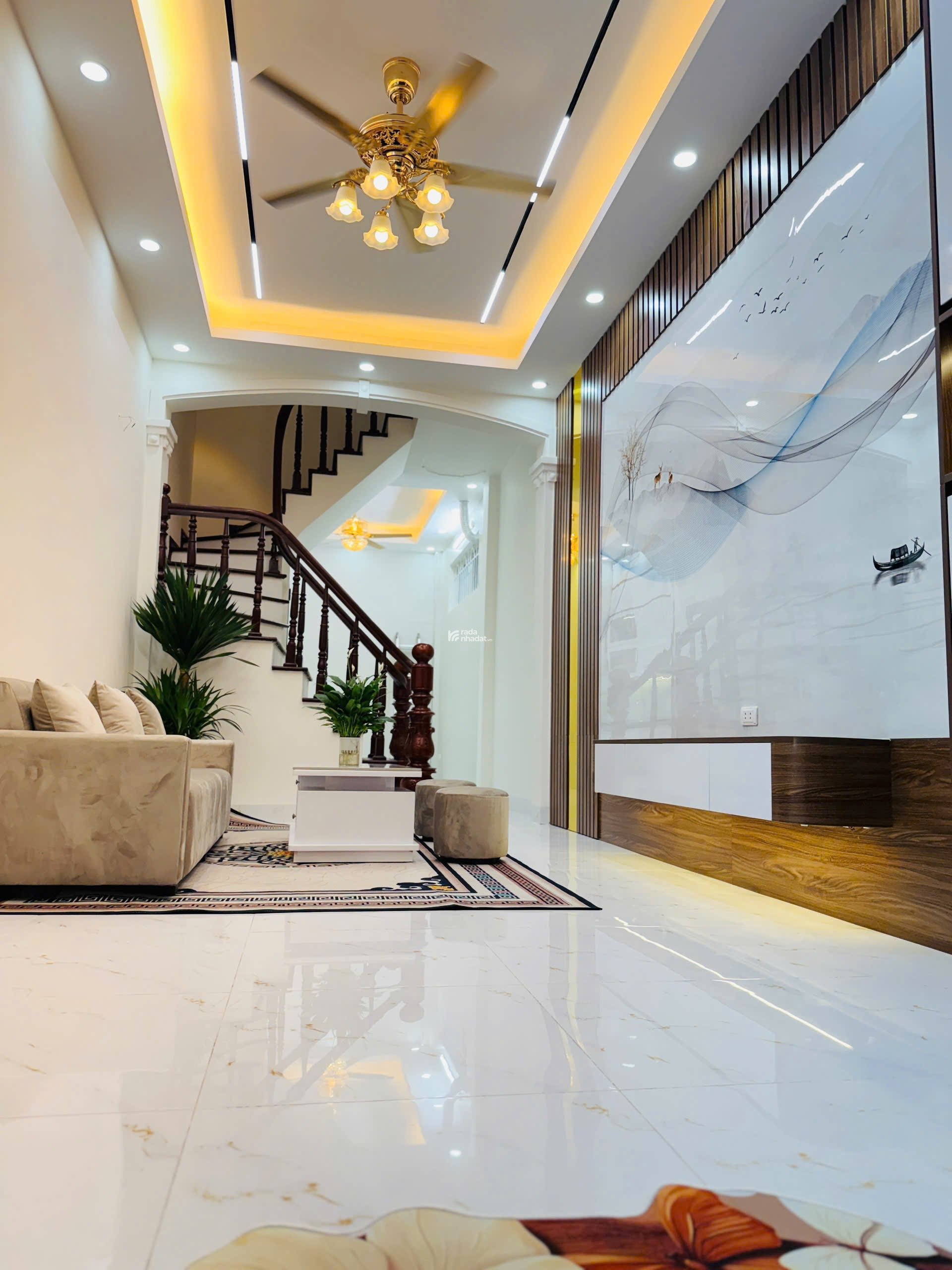 Siêu hot, Trần Thái Tông, ngõ thông, kinh doanh, gần ô tô, đủ tiện ích, 36m2*4T
