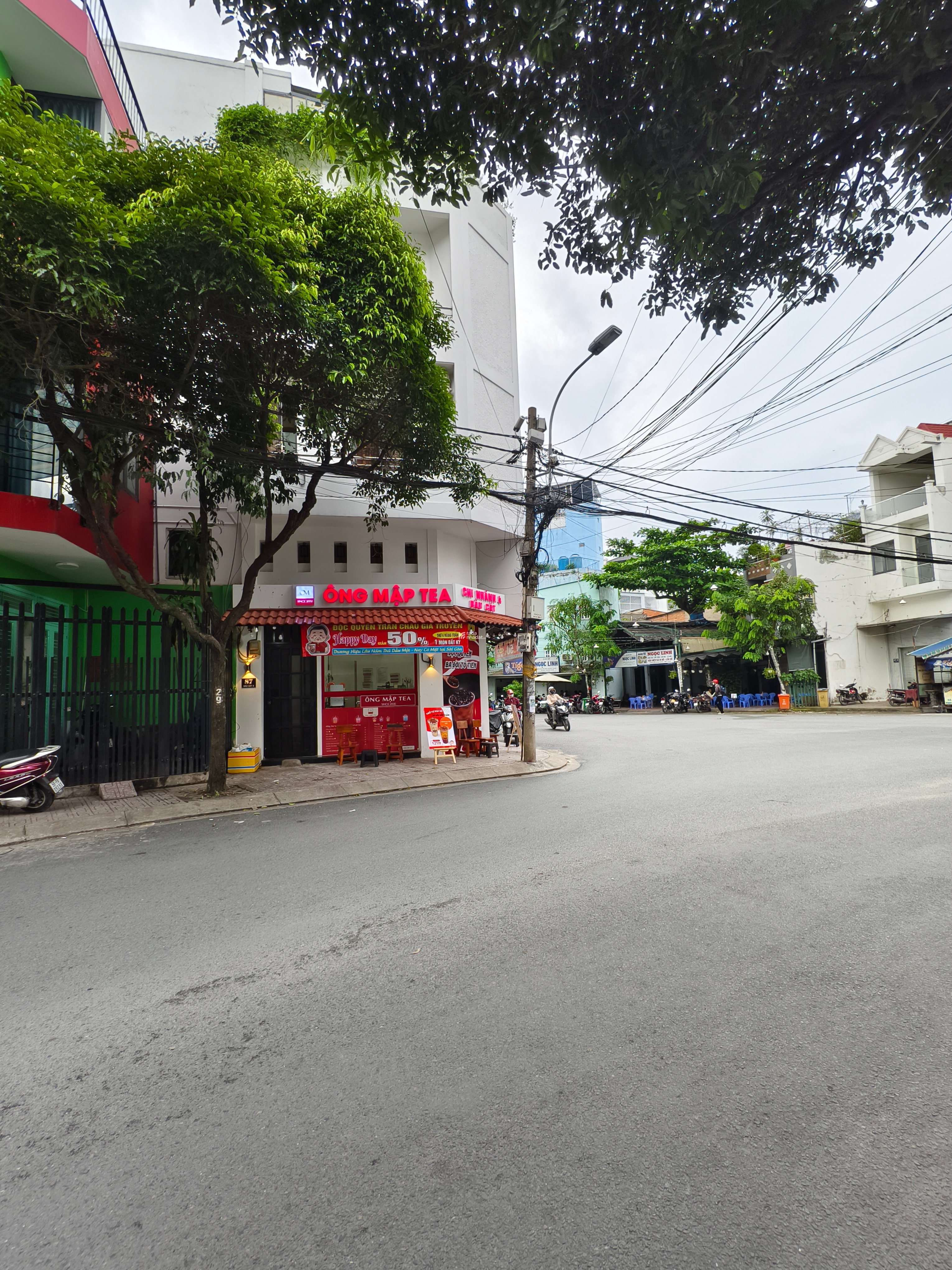 Bán nhà Mặt tiền khu Bàu Cát - 4.2 x 10 x 5 tầng - căn góc 2 mặt tiền - Kinh doanh - cho thuê đẹp