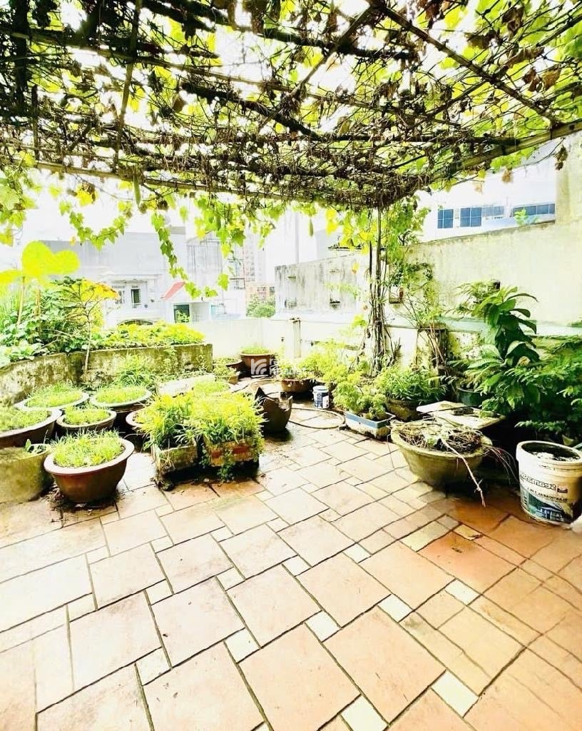 Bán nhà Mặt tiền khu Bàu Cát - 4.2 x 10 x 5 tầng - căn góc 2 mặt tiền - Kinh doanh - cho thuê đẹp