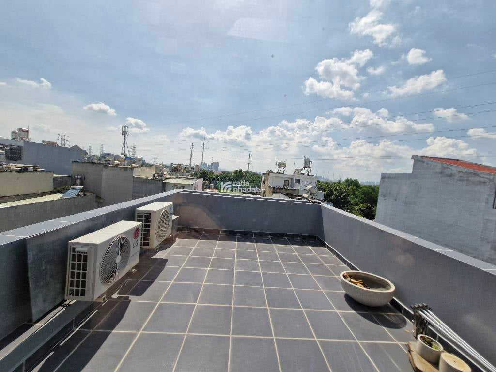 ĐỘC BẢN NHÀ PHỐ INDUSTRIAL - THIẾT KẾ LỆCH TẦNG & THÔ MỘC TINH TẾ - PHÚ HỮU Q9 - 7.5 TỶ