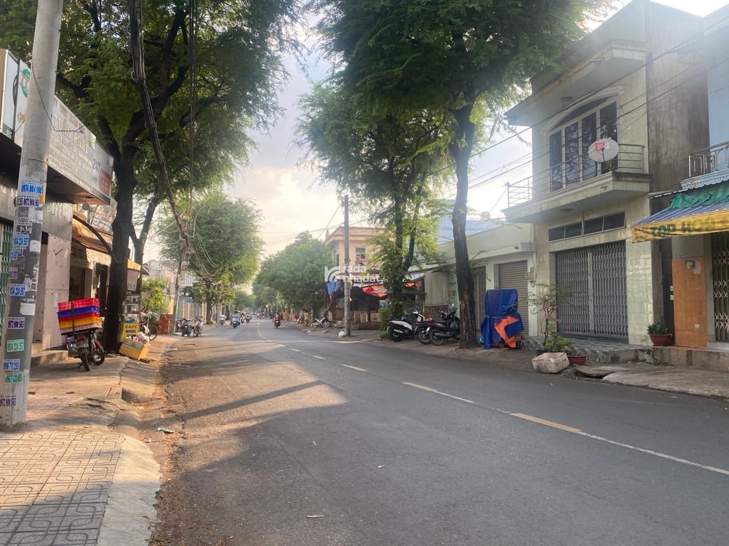 BIỆT THỰ CẠNH NHÀ THỜ TAM HẢI - MẶT TIỀN ĐƯỜNG LỚN 10M