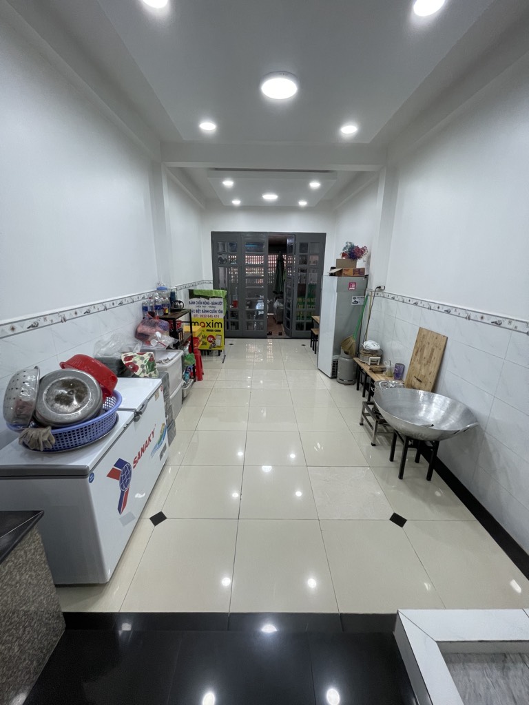 Mặt đường kinh doanh Phạm Vấn CHDV
