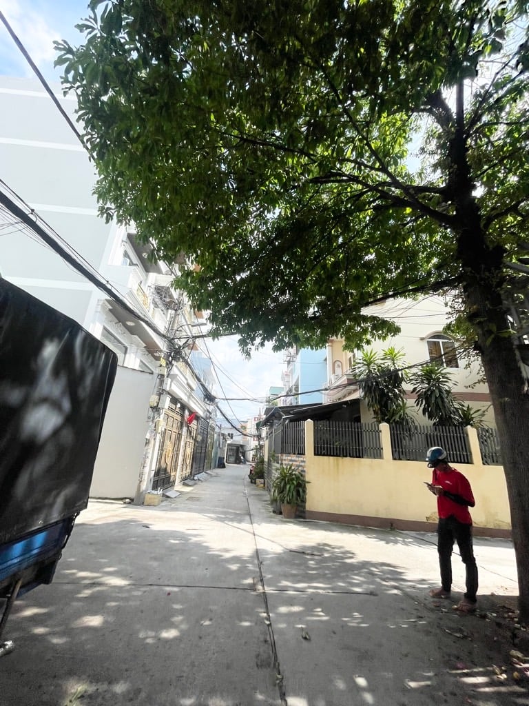 XE HƠI ĐỖ CỔNG - 4 TẦNG - 4x15 - Ở NGAY - GẦN NGAY KHU TÊN LỬA THÔNG RA ĐƯỜNG 29 